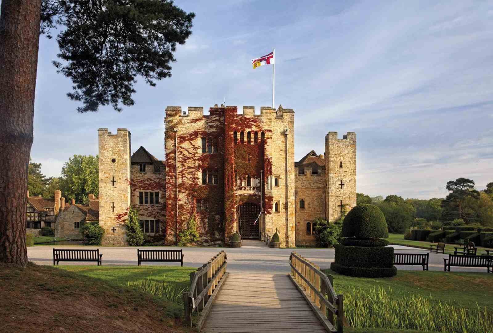 Image of an English castle.